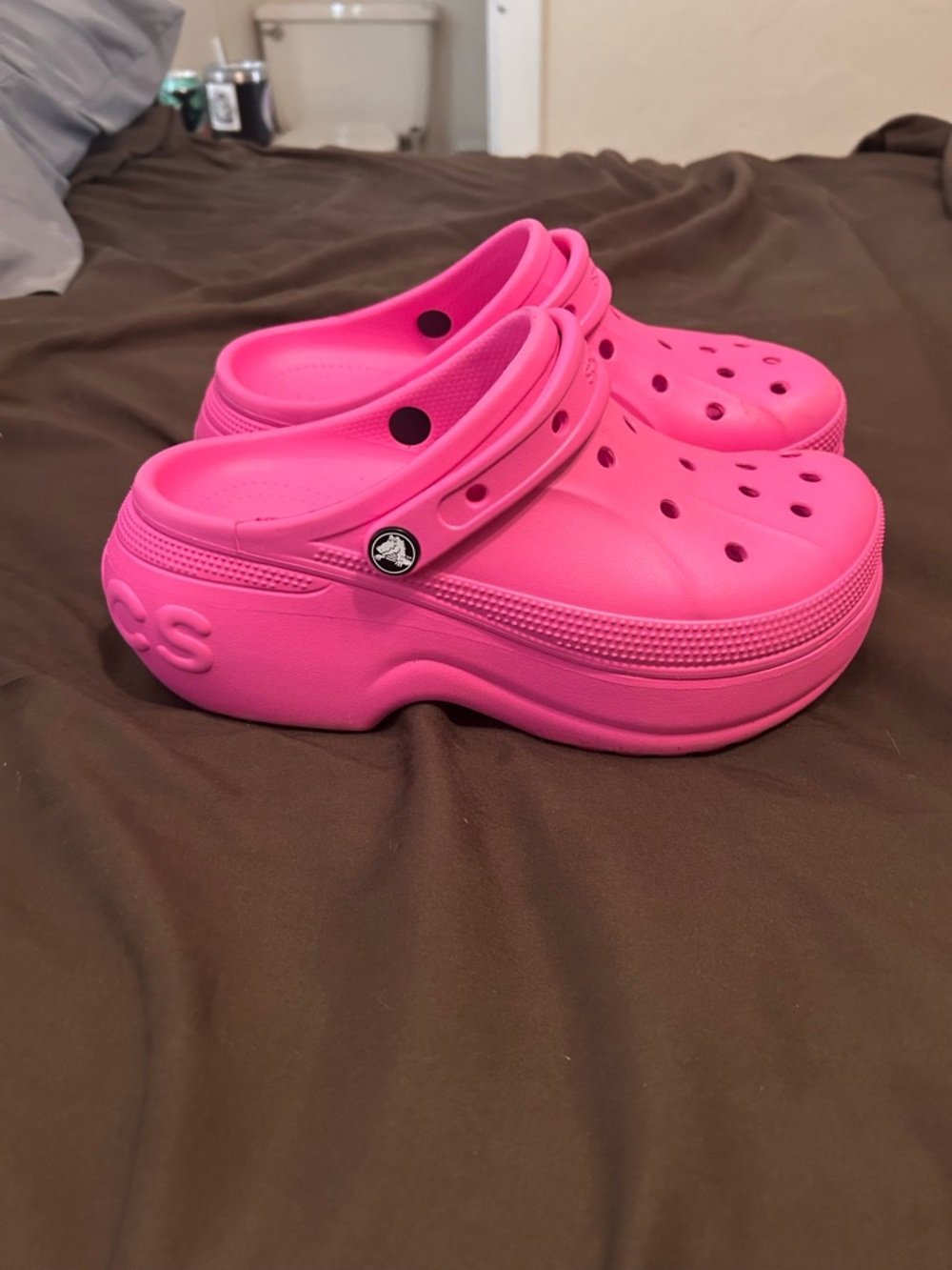 Crocs Platform Clog in Hot Pink! Barely worn! - Picture 2 of 5